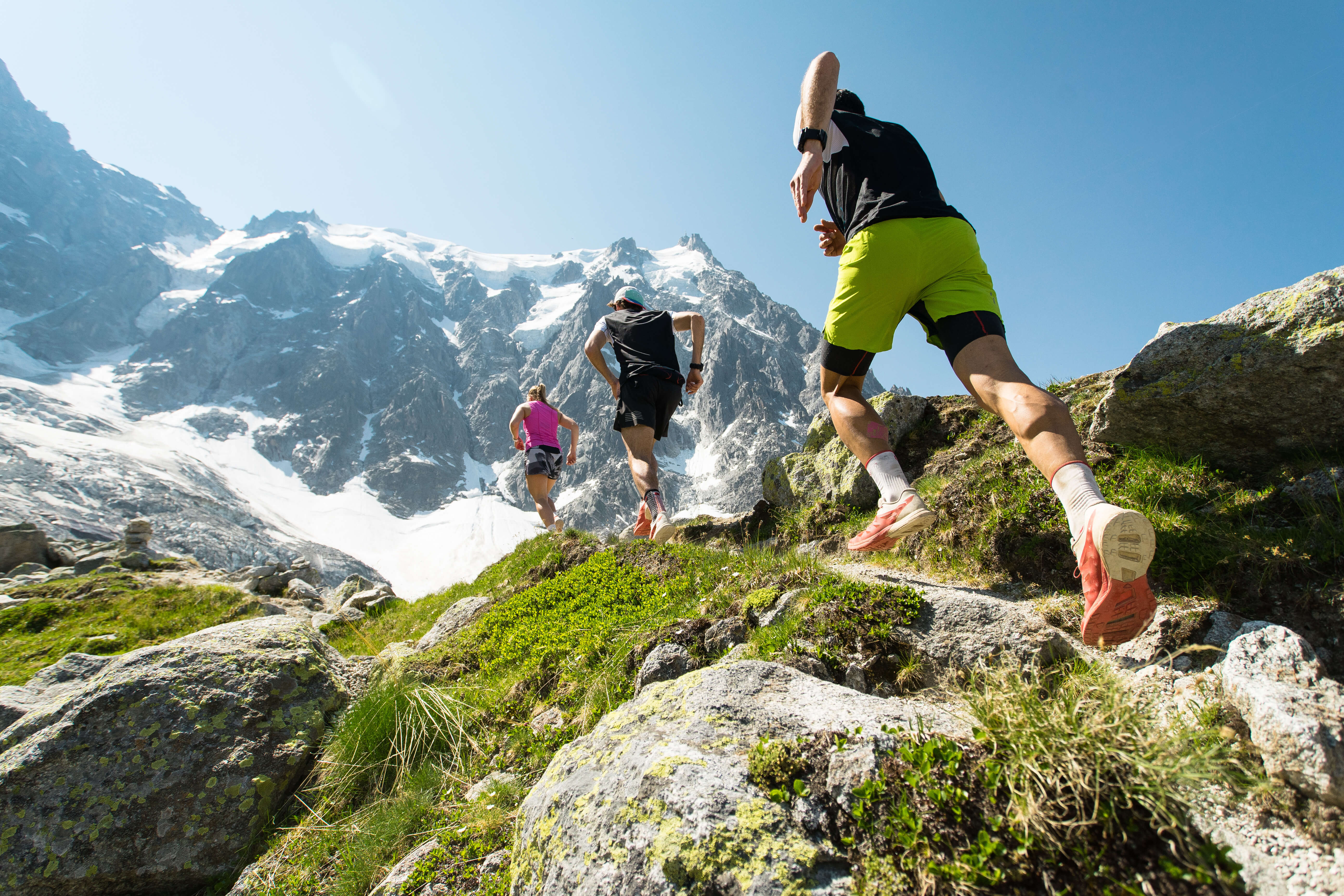 Run mount type. Трейл раннинг. Бег по пересеченной местности. Тренировка в горах. Бег в горах.