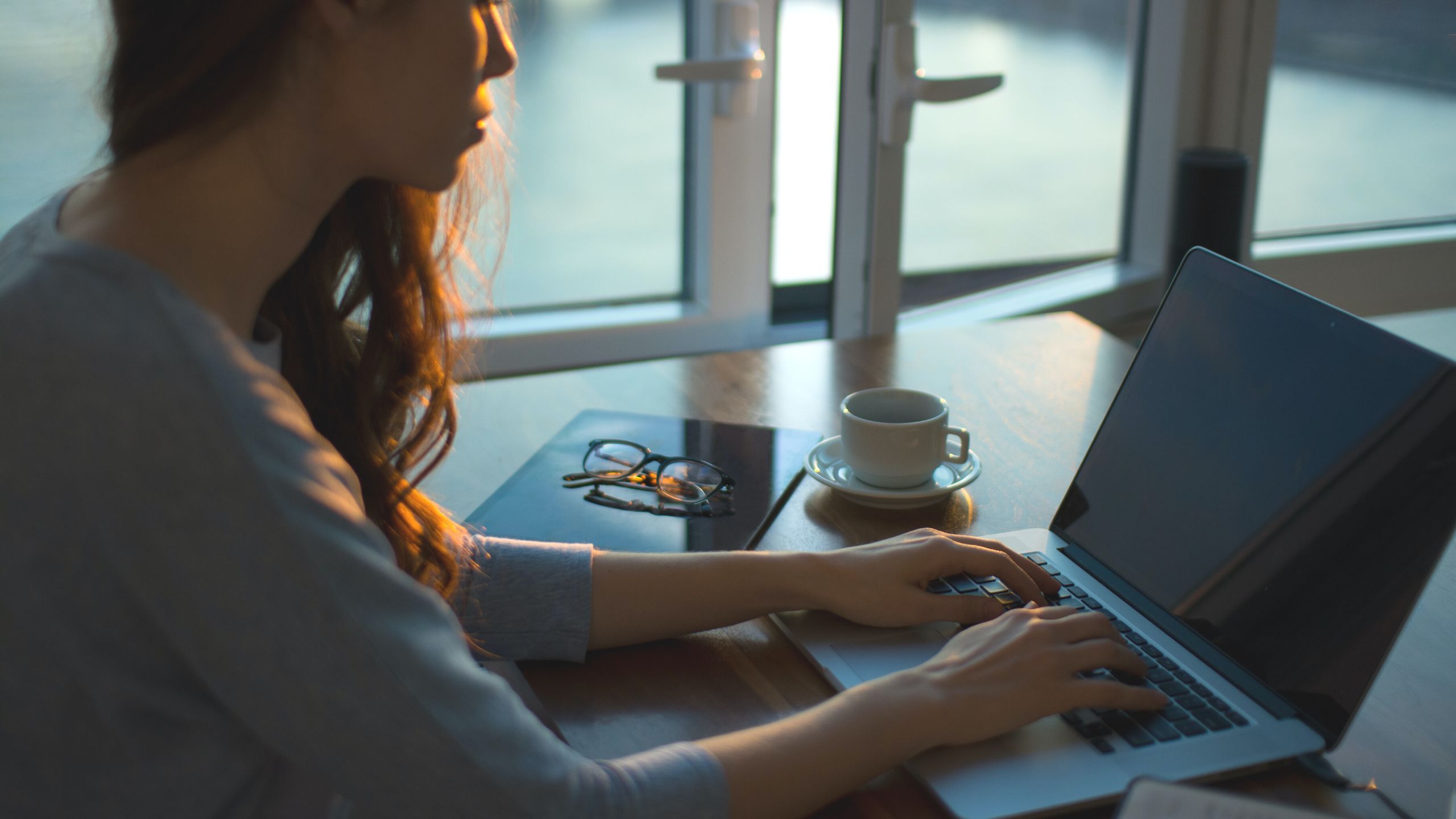 working-from-home-a-workplace-of-women-that-i-call-my-home